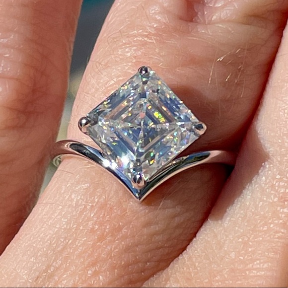 Platinum 3ct Asscher Chevron Ring - Picture 4 of 7